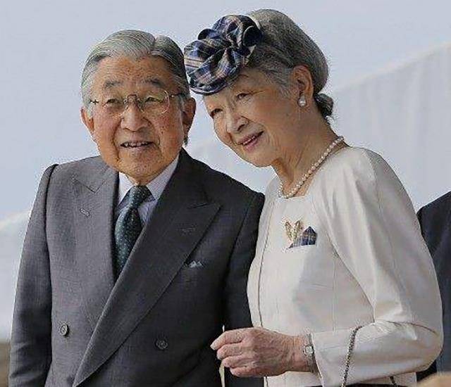 称自己才是真正的天皇,裕仁该退位_日本_熊泽宽_皇帝