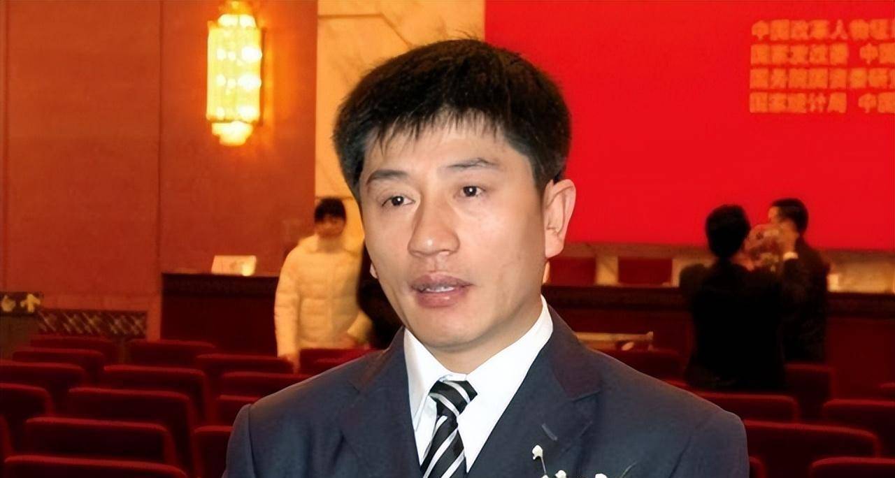 "万里大造林"的陈相贵:曾花182万买手机号,08年沦为阶下囚