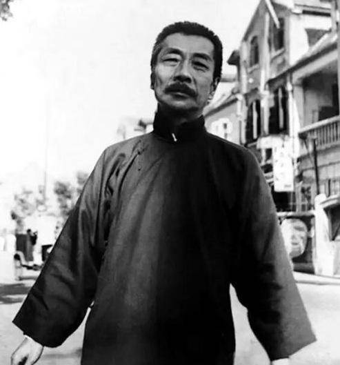 在北京花大价钱买四合院的鲁迅,为什么没有拉一把穷困潦倒的闰土