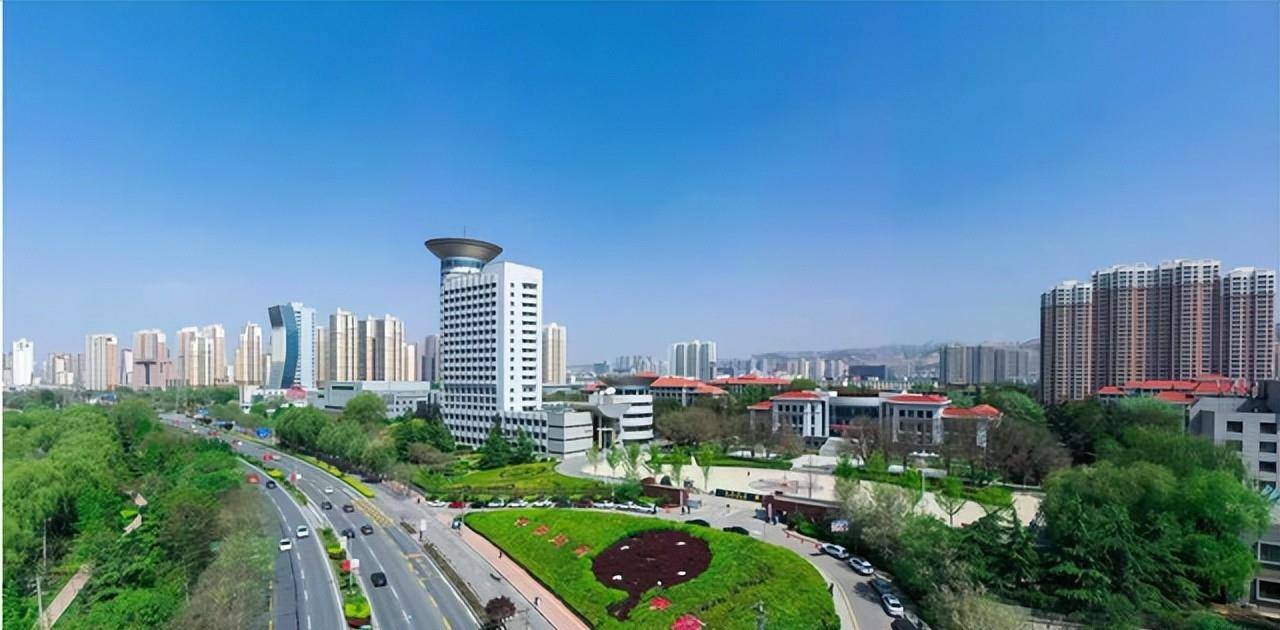 历史终究被尘封在岁月里,现在的旧大路是兰州市的一条街道,那里车水