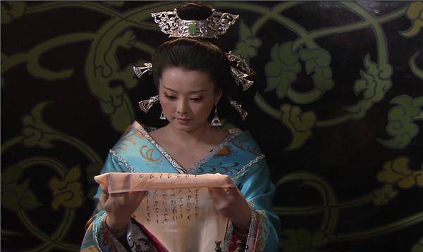 天生皇后命,克死俩未婚夫熬死五个皇帝,把最疼的侄儿养成白眼狼
