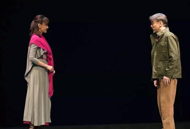 1941年,王洛宾不信妻子劈腿,深夜回家,妻子:你晚上回来睡哪?