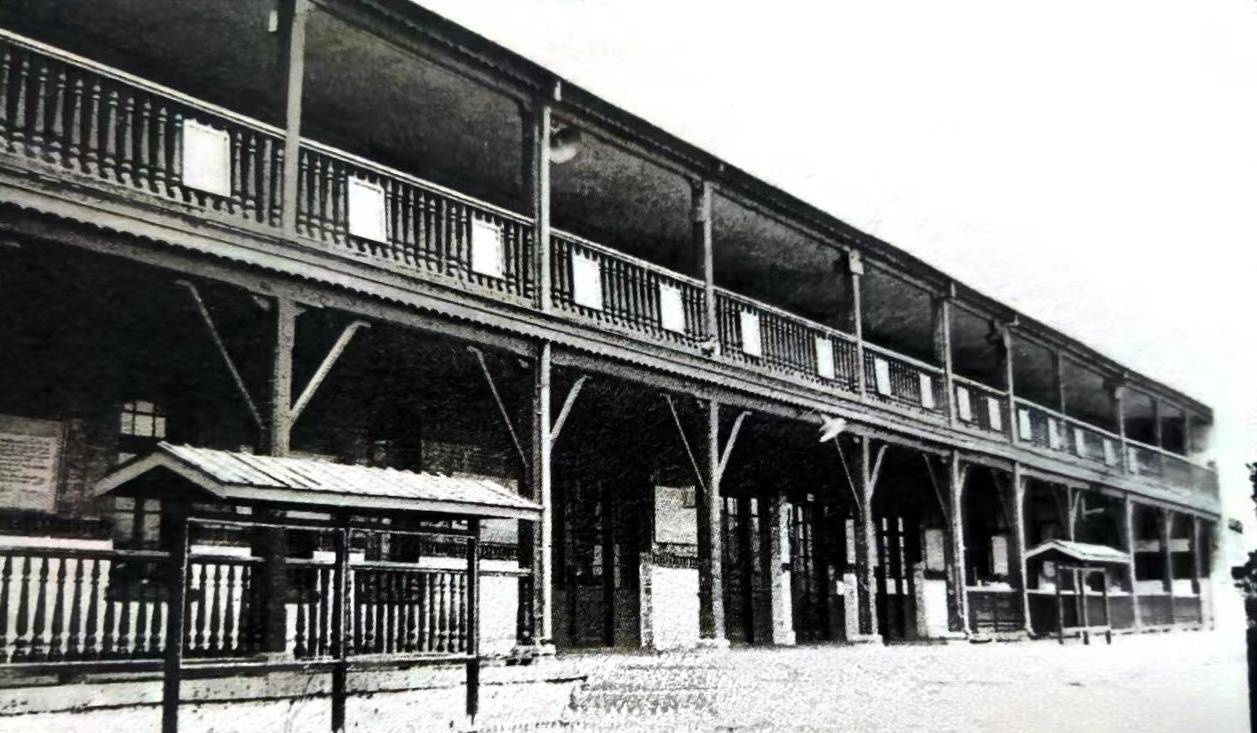 六国饭店旧址1900年,八国联军占领北京之后,英,俄侵略者分乘军舰和