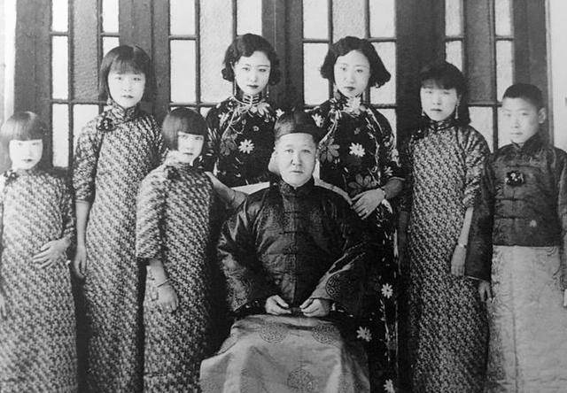 他是慈禧的孙子,溥仪的弟弟,伯父是光绪,低调地活到15年去世