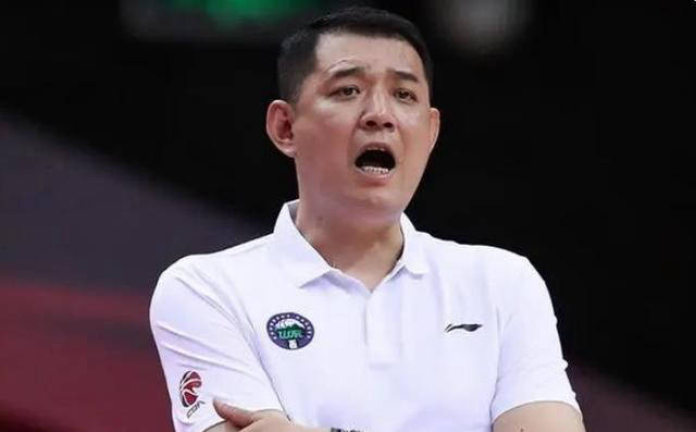 山东男篮新帅或已确定,33岁国手,父为篮球名宿_巩晓彬_李敬宇_主教练