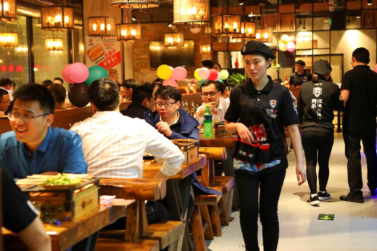 东北"烧烤大王"转身:二次创业,成为烧烤"供应链大王"