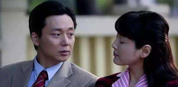 演员刘奕君:净身出户后独自抚养儿子,二婚娶女强人终获幸福_吕梓媛