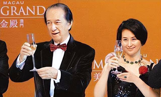 离婚22年,何超琼260亿身价香港女首富,许晋亨每月领200万生活费