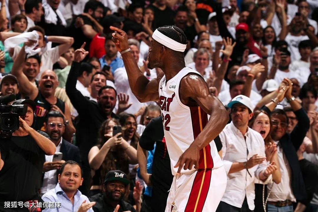 要知道他可是80年代洛杉矶湖人王朝的主教练,他也是迈阿密热火队史三