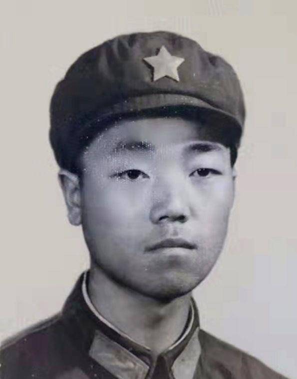 王占山:身上38个弹孔,79年率队横扫越北,92岁被抬进人民大会堂