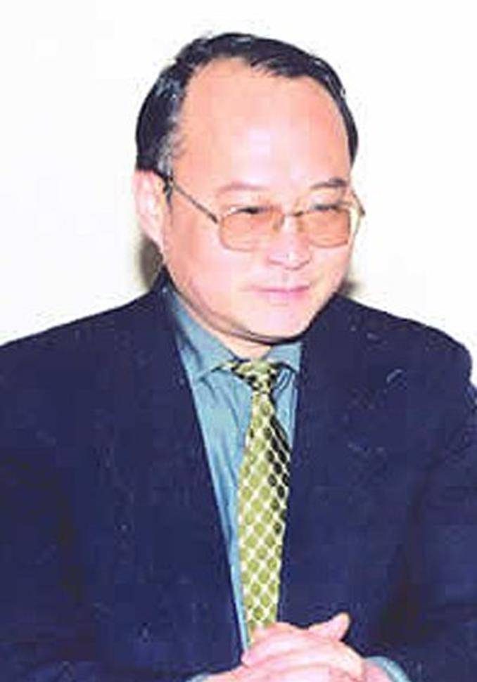 1998年1月和3月,丹江口市卫生学校校长王定武两次找到张二江,向他提出