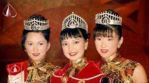 杨婉仪有一双大眼睛,加上略宽的眼距,肉肉的鼻头跟厚厚的嘴唇,让她