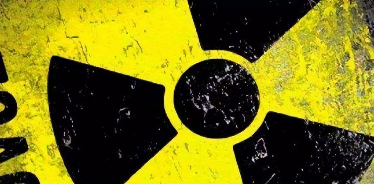 87年,女孩不慎吃下不明粉末,数天后出血身亡,下葬时2000人阻止