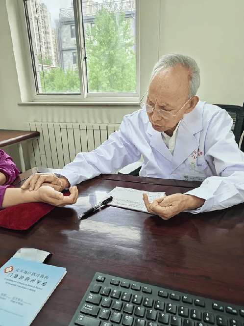 东城中医院特聘专家,温病大家赵绍琴教授弟子李刘坤:防癌调饮食 治癌