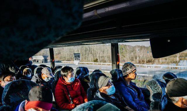 美国华人的真实生活:为了45美元,一群50岁老人,在赌场寻找温暖