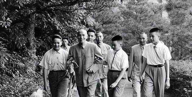 申请将"两蒋"移交大陆,三句话令人红了眼眶_蒋介石_蒋孝勇_父亲