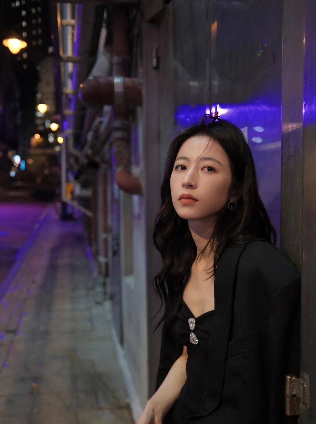 内娱的高富帅侯明昊,龚俊,白宇帆,刘以豪,吴磊等,都和周雨彤有过精彩