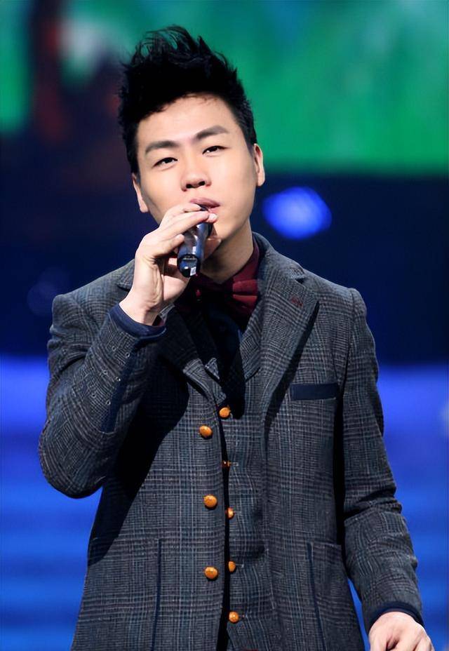 因为明星赚钱实在太容易早在20多年前17岁的胡彦斌就已经赚了上千万了