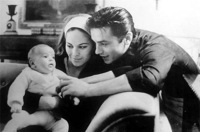 阿兰·德龙的私生子:一辈子都在寻求父亲承认,可惜母亲走错了棋