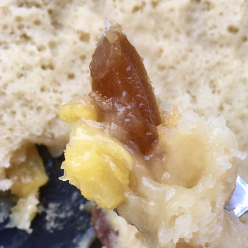 菠萝软蒸糕,又糯又香,一口咬下去,好吃极了