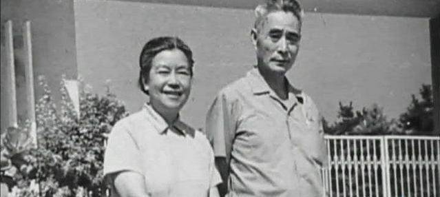 1975年黄维被特赦出狱,苦等他27年的妻子蔡若曙,最后结局如何?