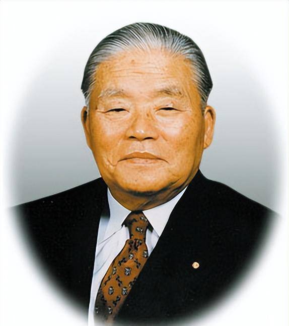 月15日,上海舞剧团访日演出的最后一天,田中角荣会见了孙平化和肖向前