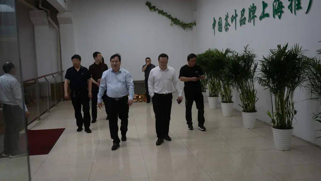 武夷山市政府副市长,市委办主任邱敏带队莅临帝芙特集团考察交流