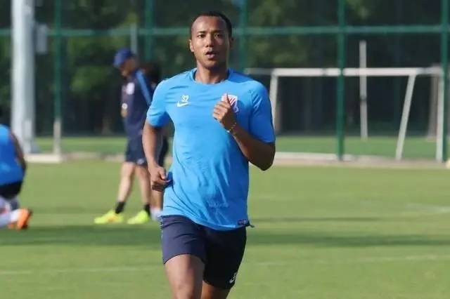 艾迪·弗朗西斯:中国足球的第一位混血球员,妥妥的人生赢家