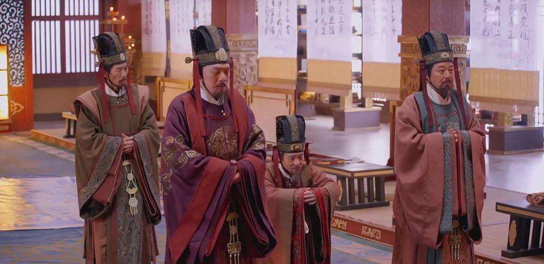 魏征死前留下一册子,李世民看后勃然大怒:给我挖了此贼的坟