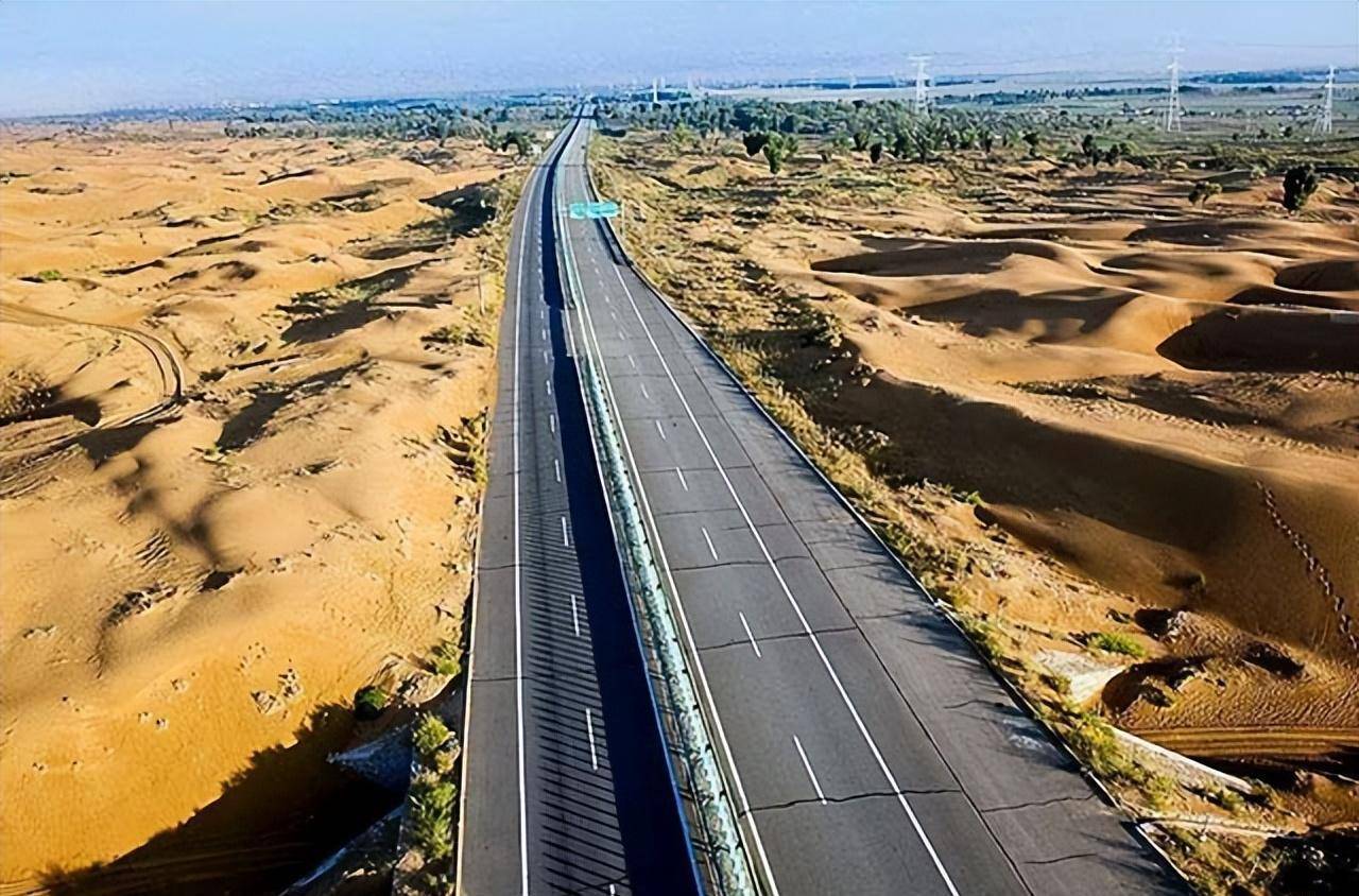 中国花费370亿,修建一条"无人问津"的高速公路,网友:需要吗_我国_京新