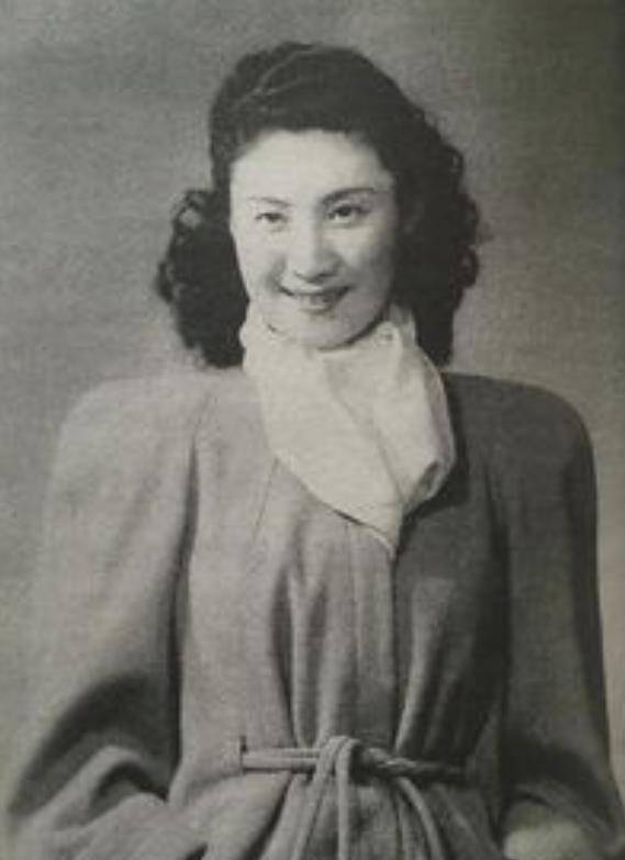 言慧珠:梅兰芳的美艳女弟子,性格放荡不羁,曾醉酒失身错结连理