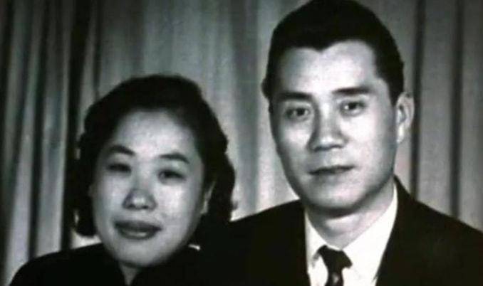 这次在上海见面,陈莉莉果然老老实实做起了保姆.