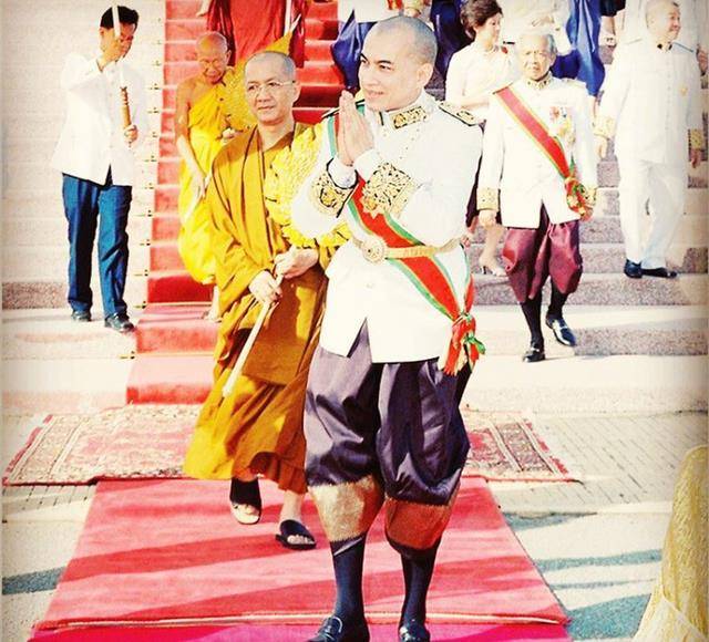 拉玛二世驾崩后,拉玛三世即位.