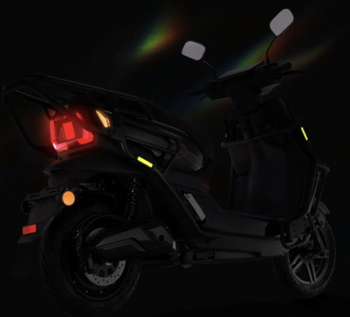 一次充电续航超600里,黑骑士电动车新品牌黑武士电动车t200到底有多猛