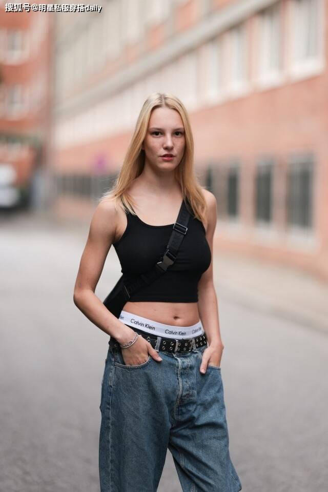 2024露内裤穿搭已成最新潮流走势?韩星jennie,街拍潮人都在穿