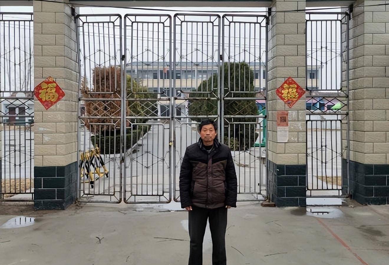 1992年河南教师被开除,档案被顶替22年,对方找他借身份证办退休_孙存