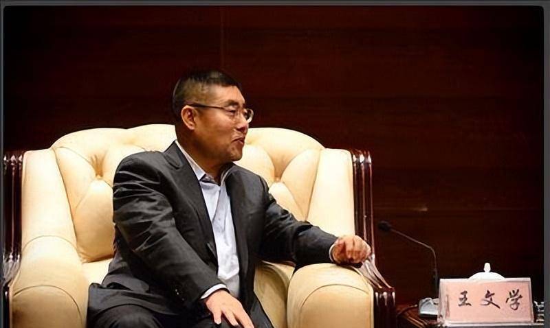 背负1013亿债务,创始人一年套现131亿_房地产_华夏幸福_该公司