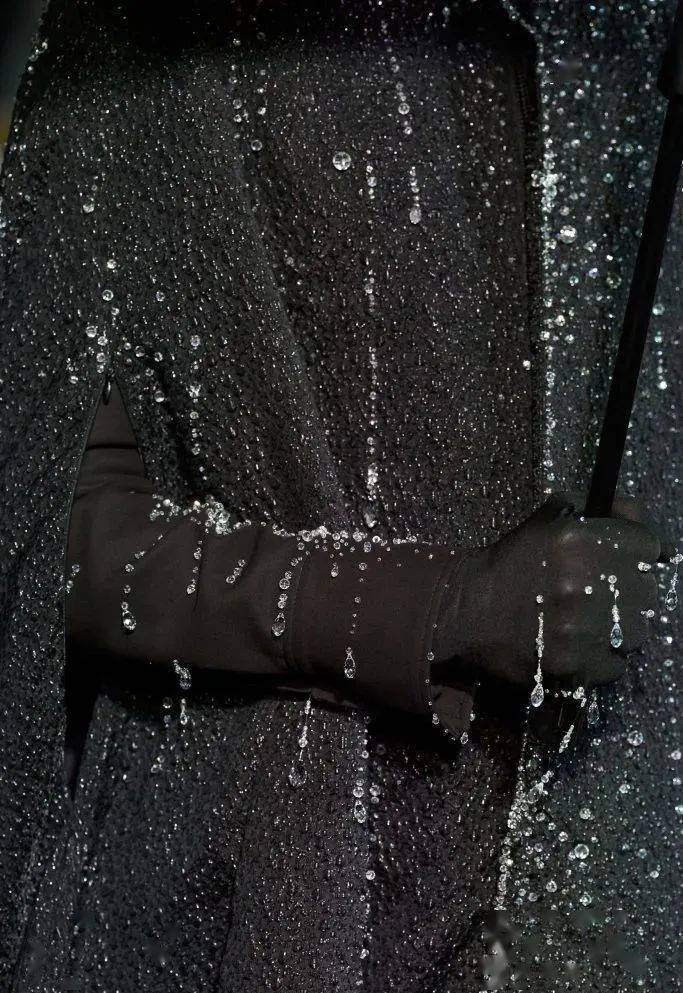 那英在《歌手》舞台穿的高定裙,章子怡也爱