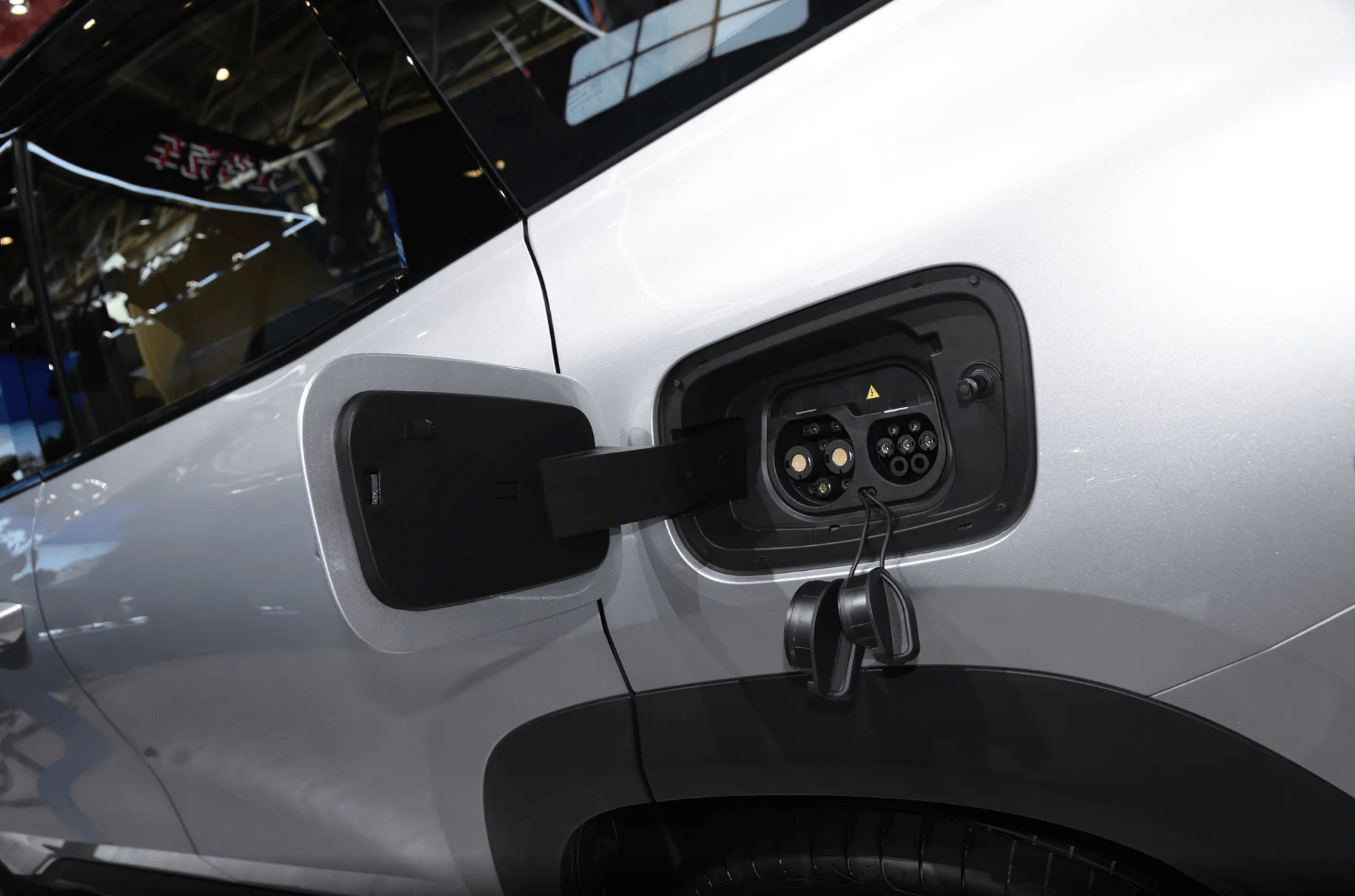 全面对决:零跑c10与银河l7的实力之战