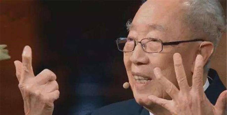 "医神"吴孟超:手关节变形,脚趾无法并拢,96岁还站在手术台上