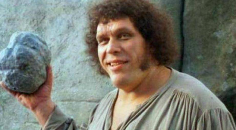 法国一摔跤选手,一口气能喝下156罐啤酒,其骨灰重达15斤_安德雷_因为