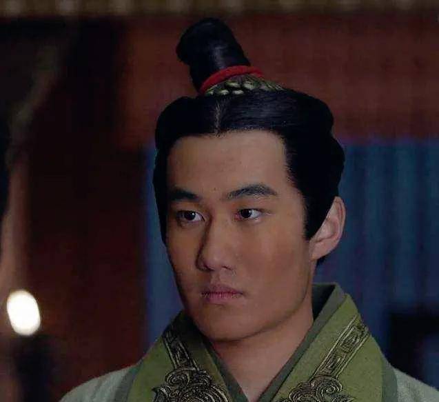 子婴是秦始皇的儿子孙子还是侄子?