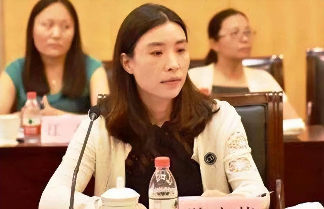 陈小英将申通146亿卖给马云后,人们才得知:我们小看了这个女人