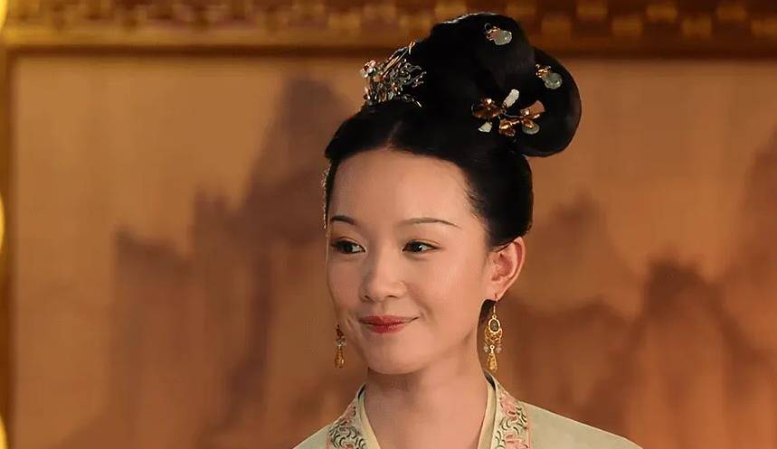 北宋皇后刘娥不能生育,将一尼姑献给皇帝,不料生出一千古明君