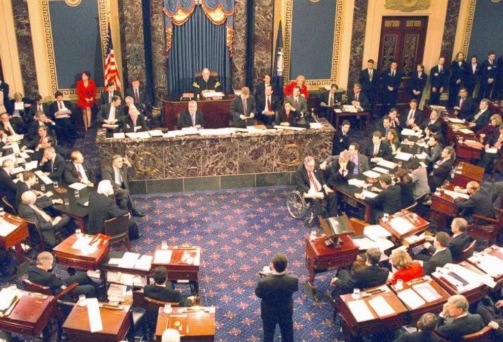 拉链门22年后:克林顿面对镜头向莱温斯基道歉,他说了啥?