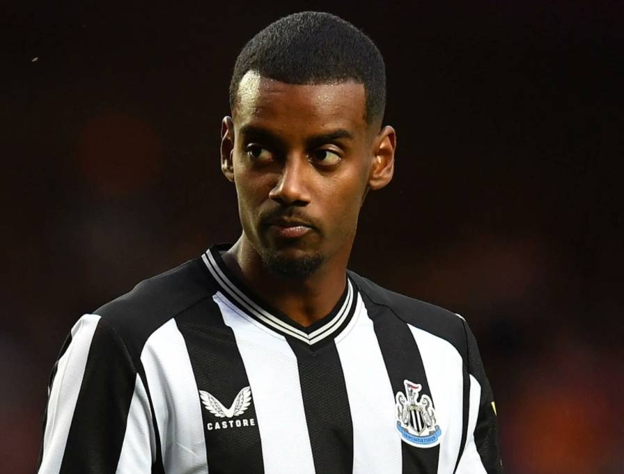 尘埃落定!纽卡续约24球射手,亿元后腰成曼城备选,阿森纳不放弃