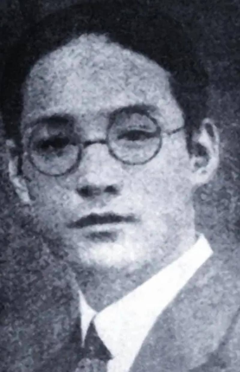 她长期从事情报工作,1955年却被逮捕