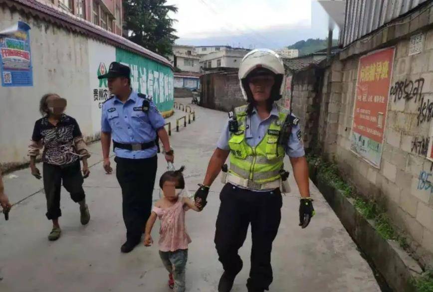 2017年,山西15岁女孩流落街头,靠吃垃圾为生,背后原因令人心酸