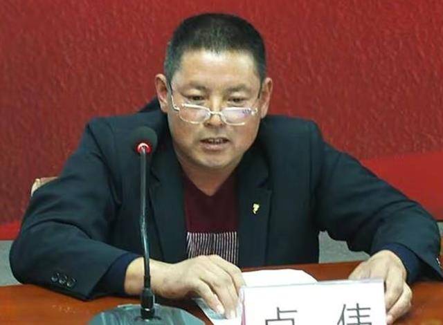 卢伟_铁轨_泥石流