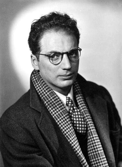 奥德茨非常欣赏她,与她谈艺术,谈梦想,邀请她担任戏剧《黄金男孩》的